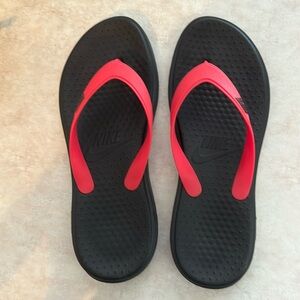 Nike Solay flip flops